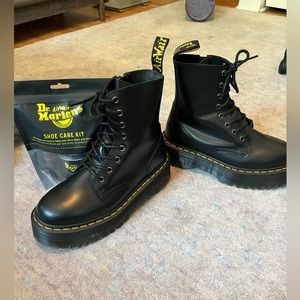 Platform doc Marten boots